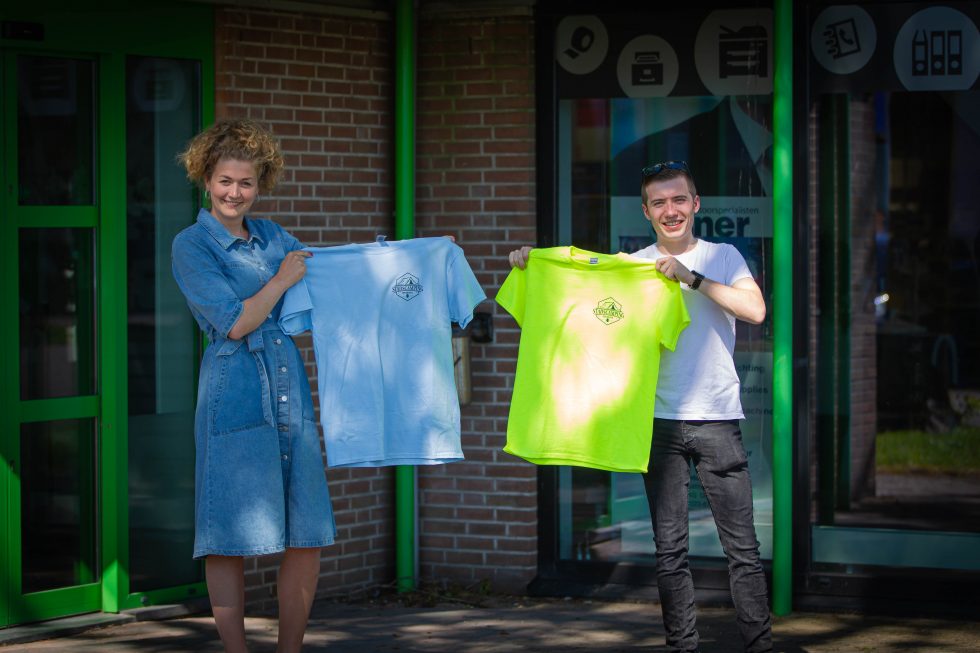 Vrijwilligers Stadscamping in nieuwe shirts